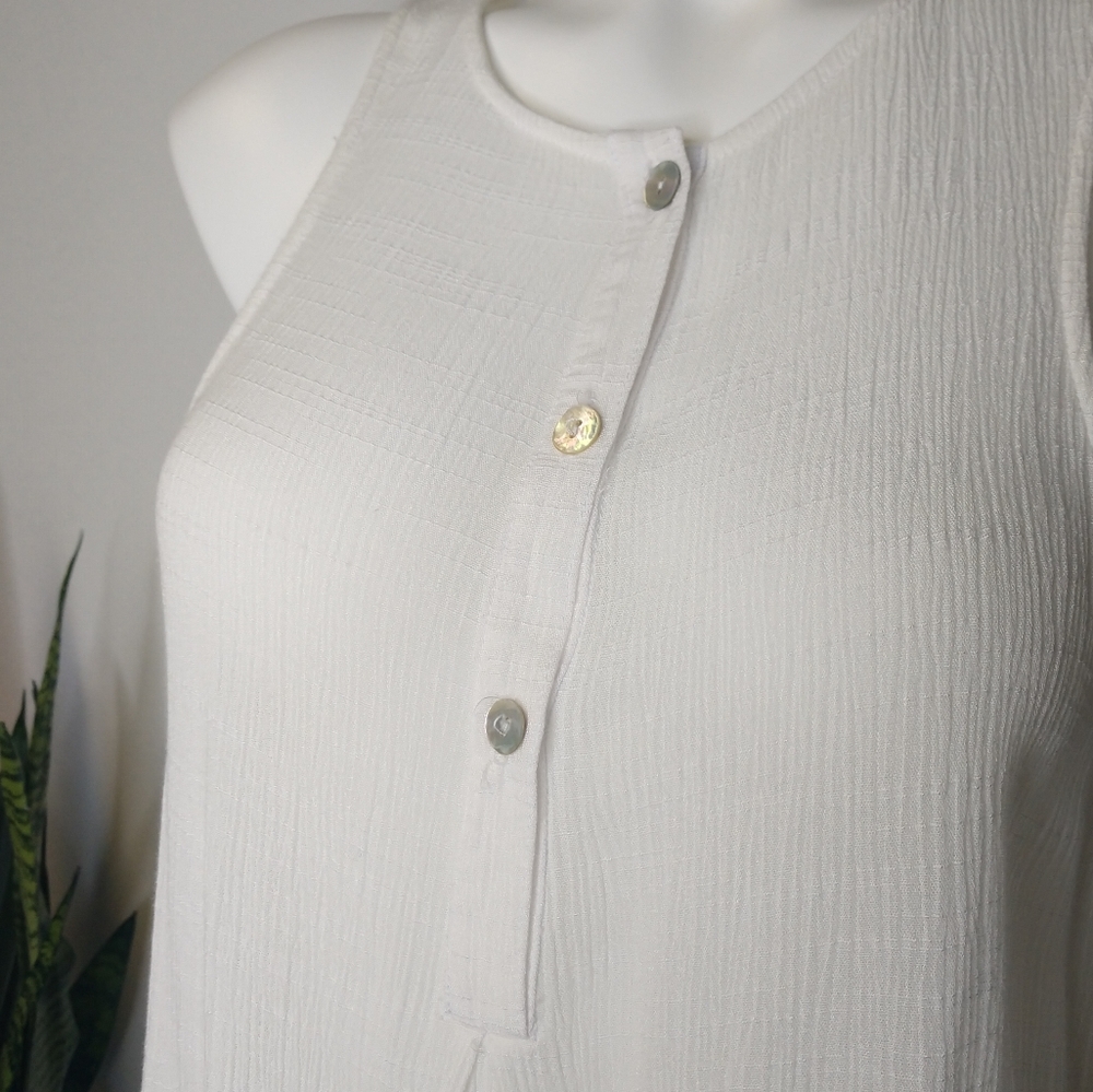 TU Show Me Your Mumu white button hi-low tank M - Picture 2 of 6
